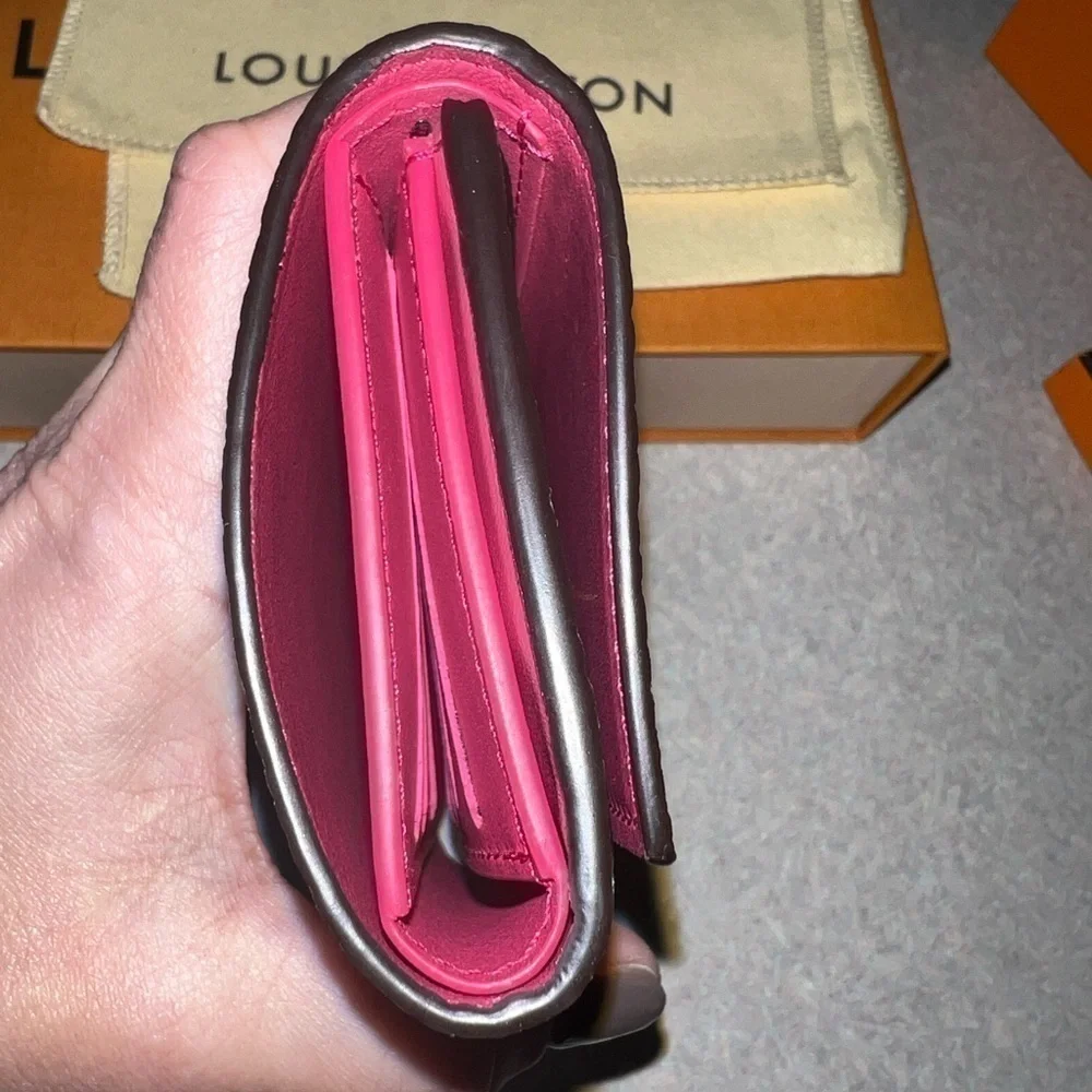 Capucines Compact Wallet in excellent used condition. - Picture 5 of 10